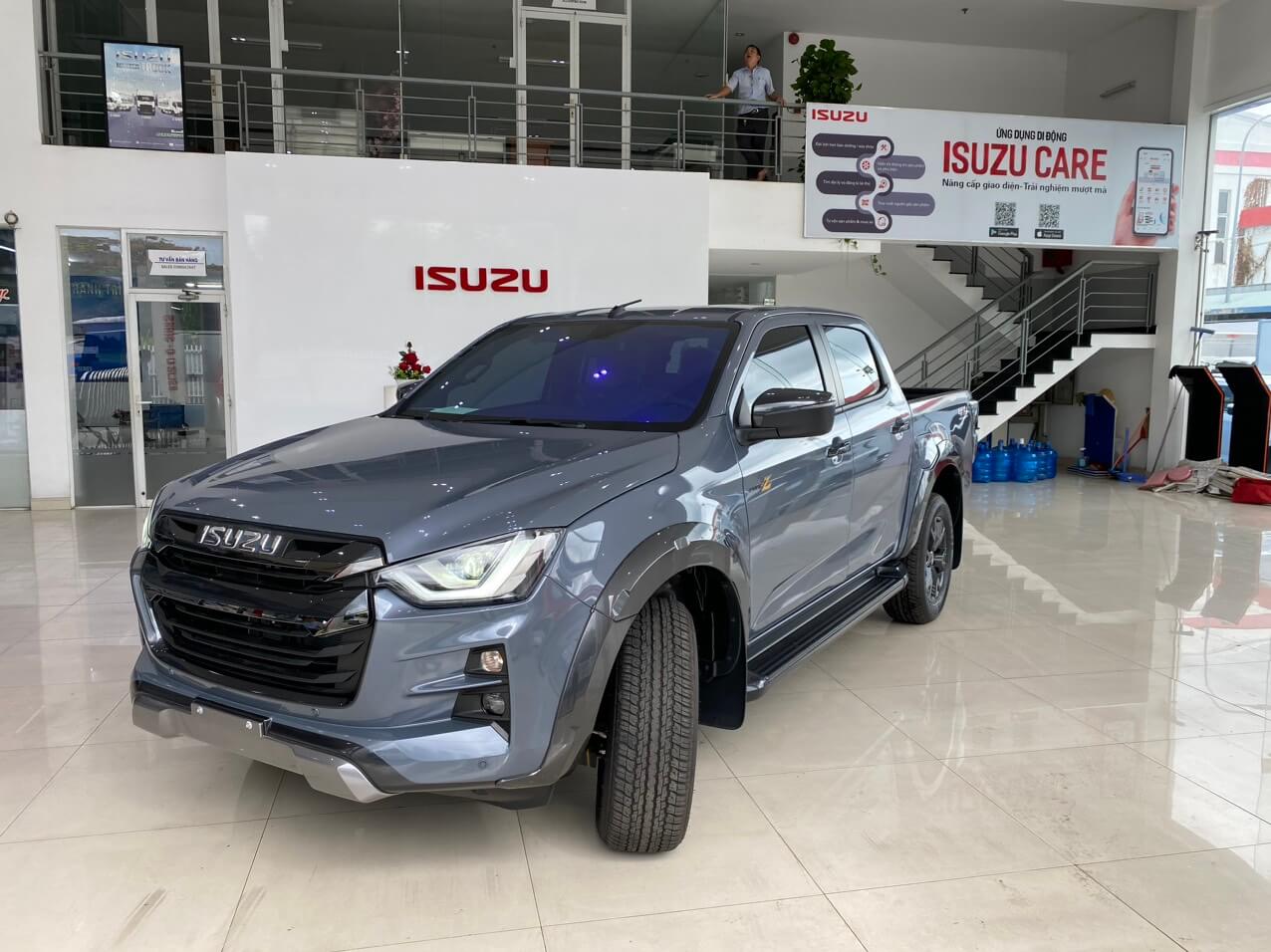 XE_ISUZU_DMAX_2 CẦU_AT_XÁM